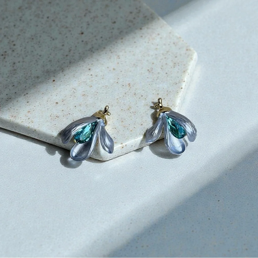 Blue Floral Crystal Set: Earrings and Necklace - Picture 4 of 8